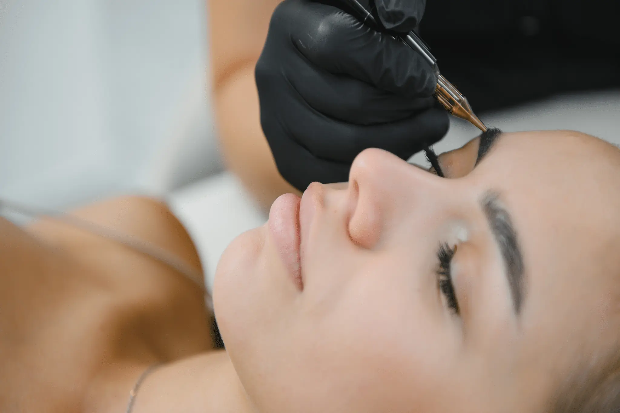 Micropigmentación de cejas - Image 7