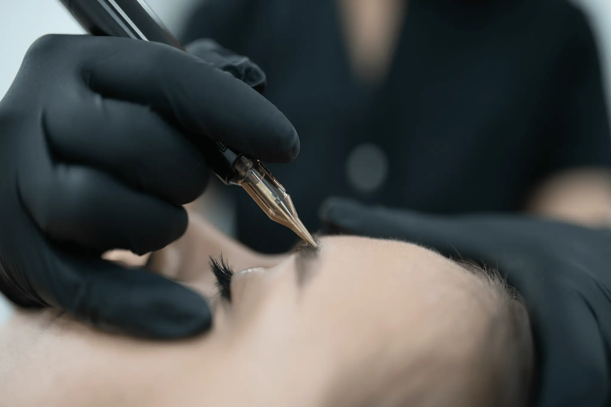 Micropigmentación de cejas - Image 8